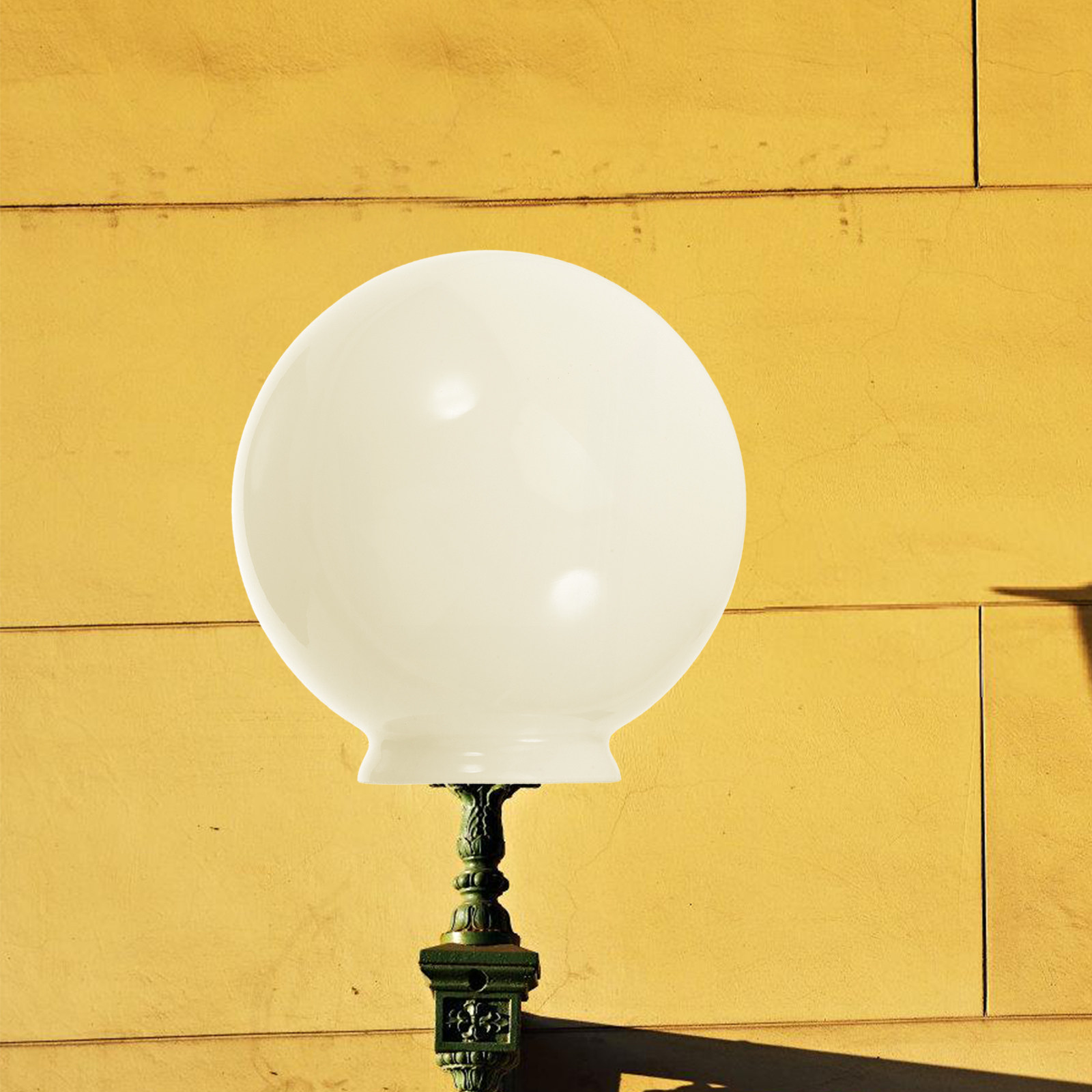 Round Opal White Glass Lamp Sh - Outdoor Lighting Glass Replacement recension och pris